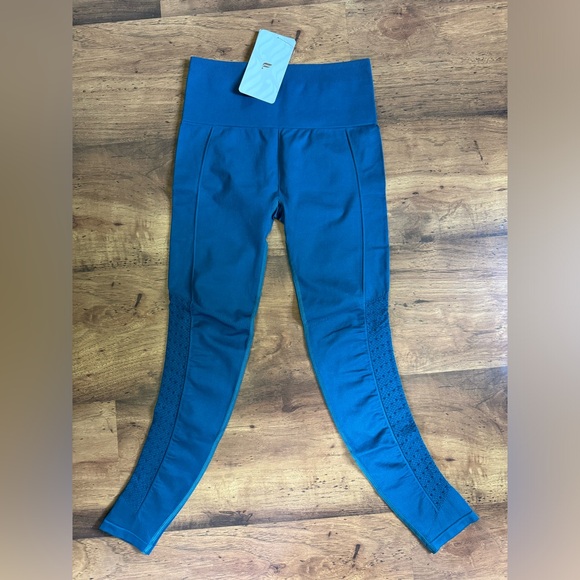 Fabletics 3/4 Length Leggings - Picture 2 of 6